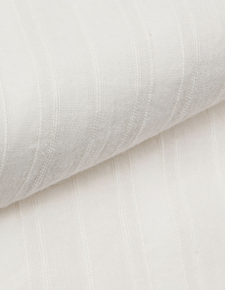 Witte vloeiende damesblouse met kanten ruches-9