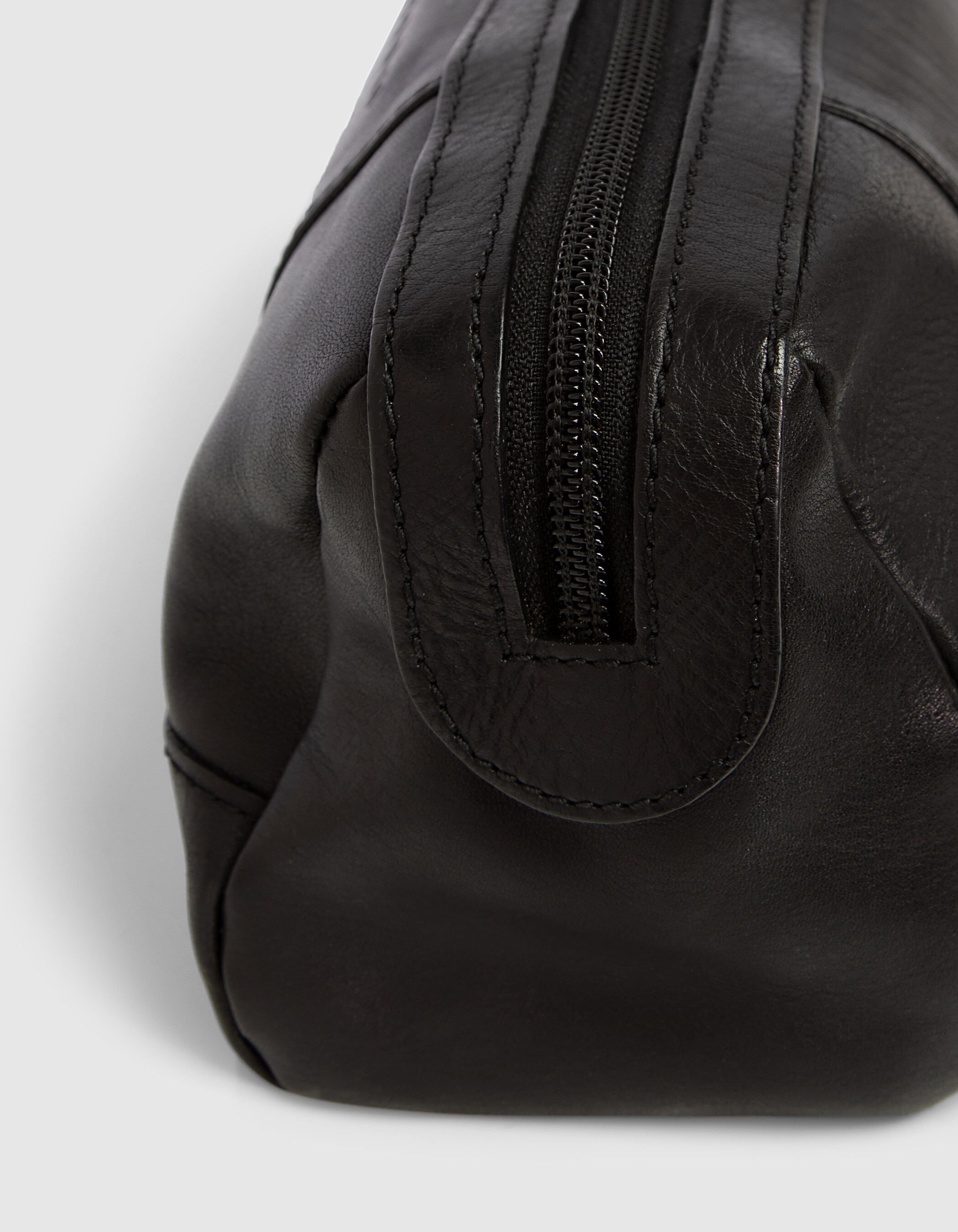Men s black wash bag IKKS
