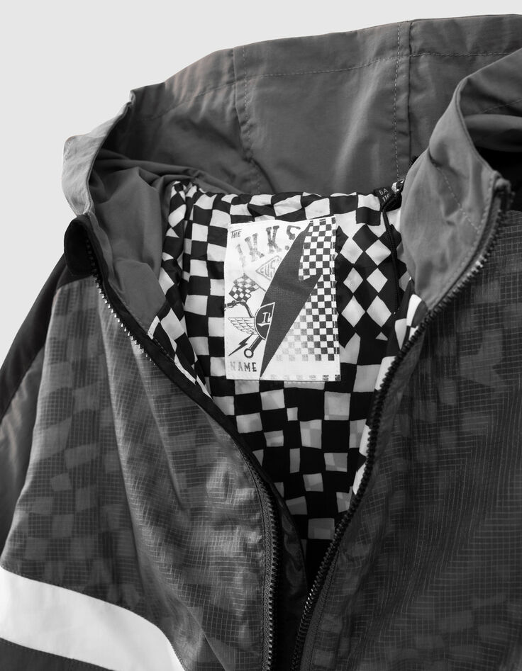 Grauer Jungenwindbreaker mit Zielflaggenmotiv am Futter-5