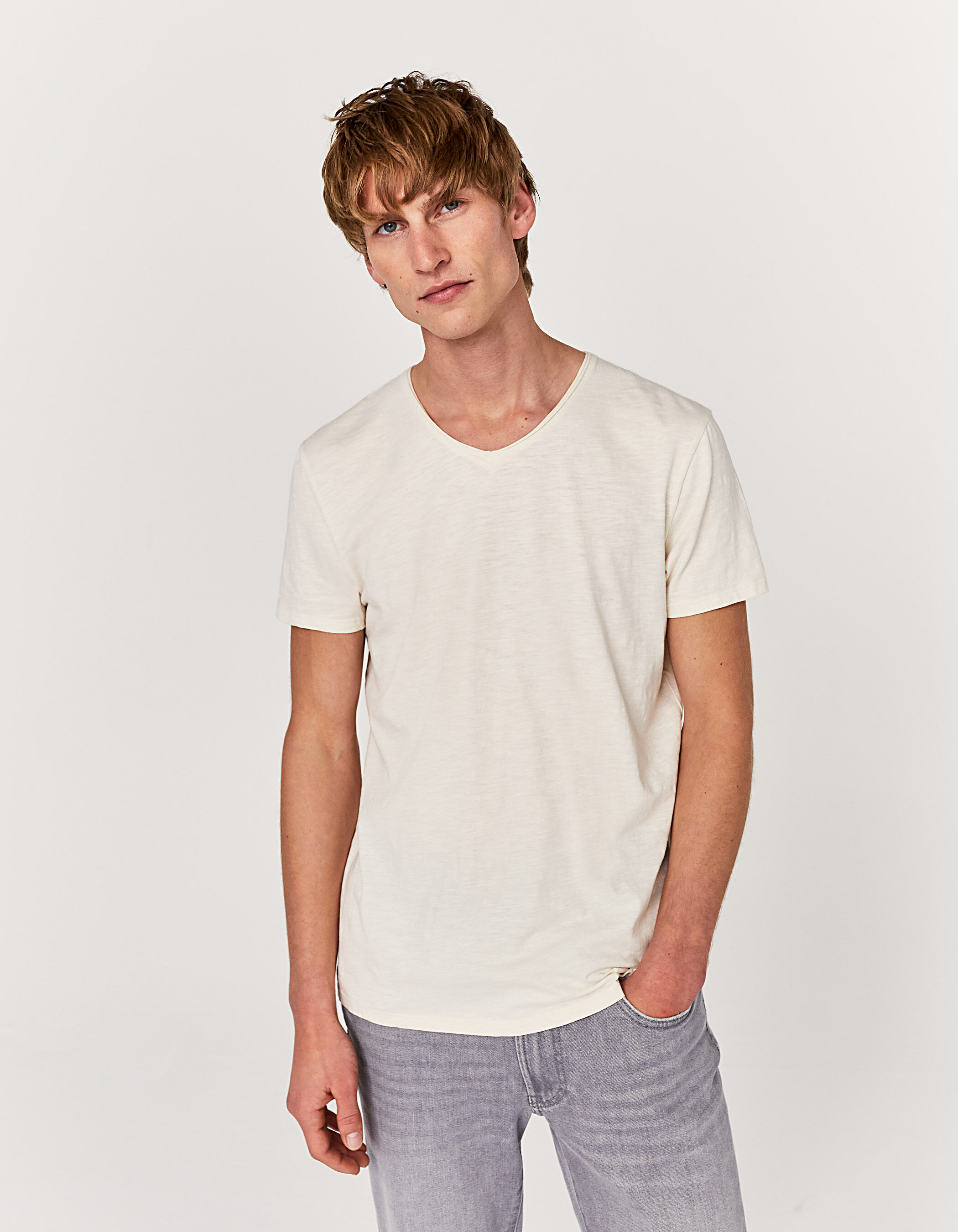 Camiseta blanca deals pico hombre