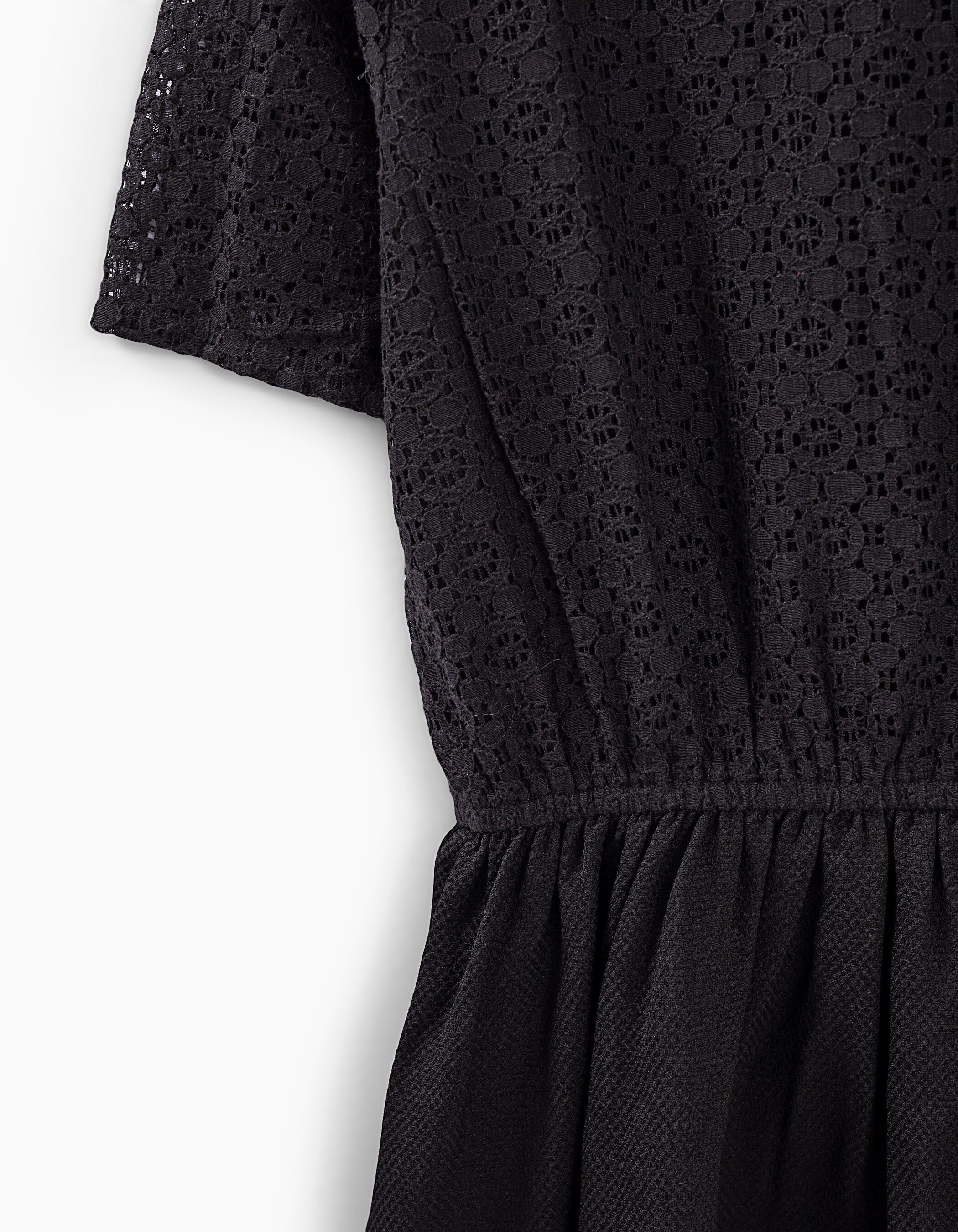 Robe noir et blanche dentelle 2025