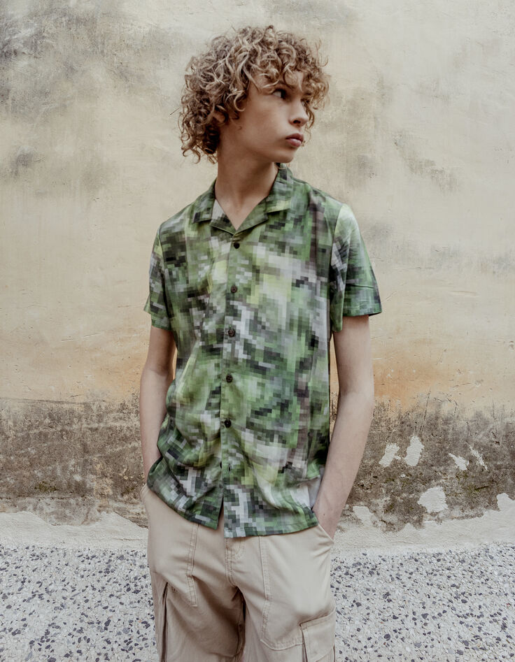 Chemise kaki imprimé camouflage pixellisé garçon-2