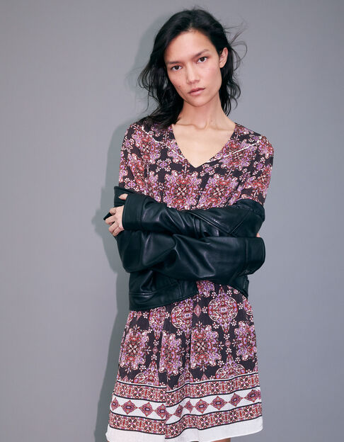 Kurzes Damenkleid im Bohemien-Print