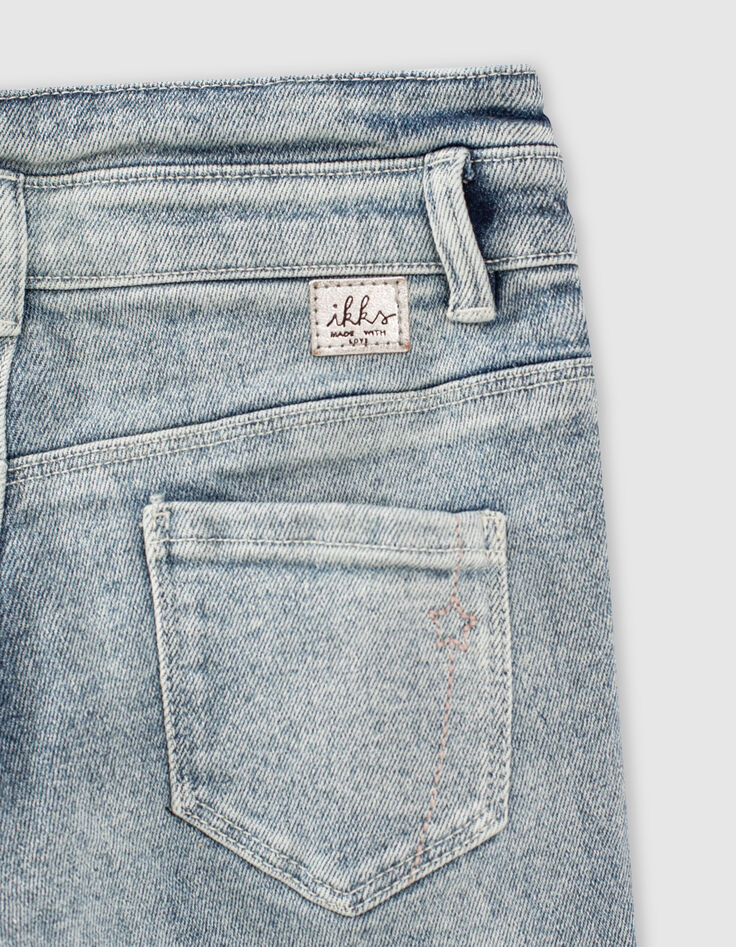Vaqueros mom light blue con cintura pespunteada niña-7