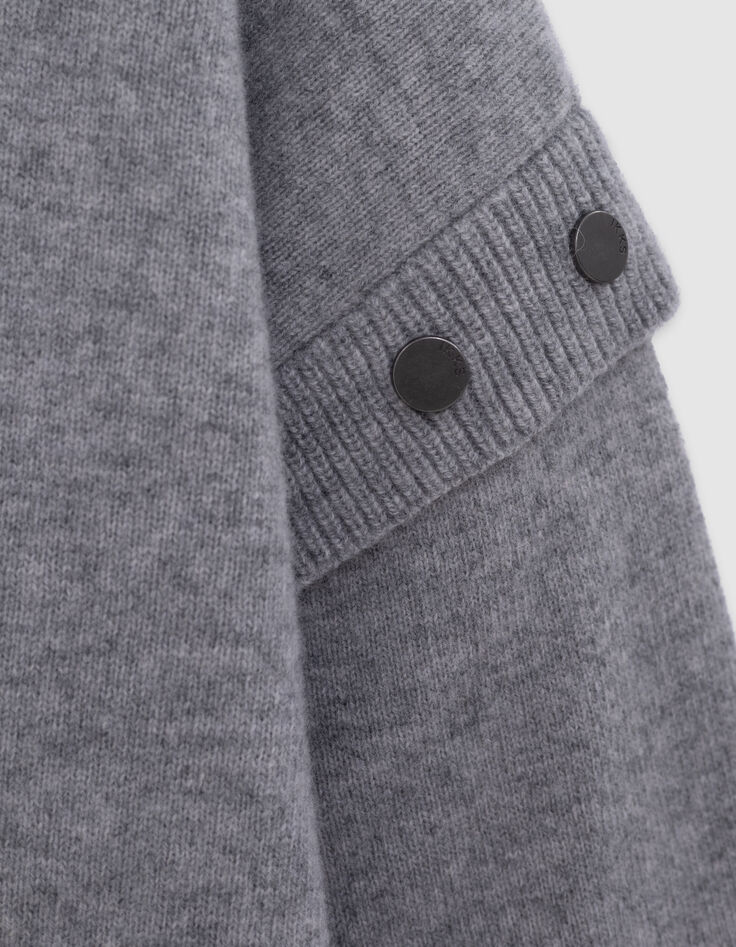 Mujer jersey de punto gris con tachuelas en la sisa-3