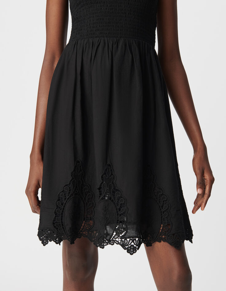 Robe noire smockée borderie dentelle Femme-4
