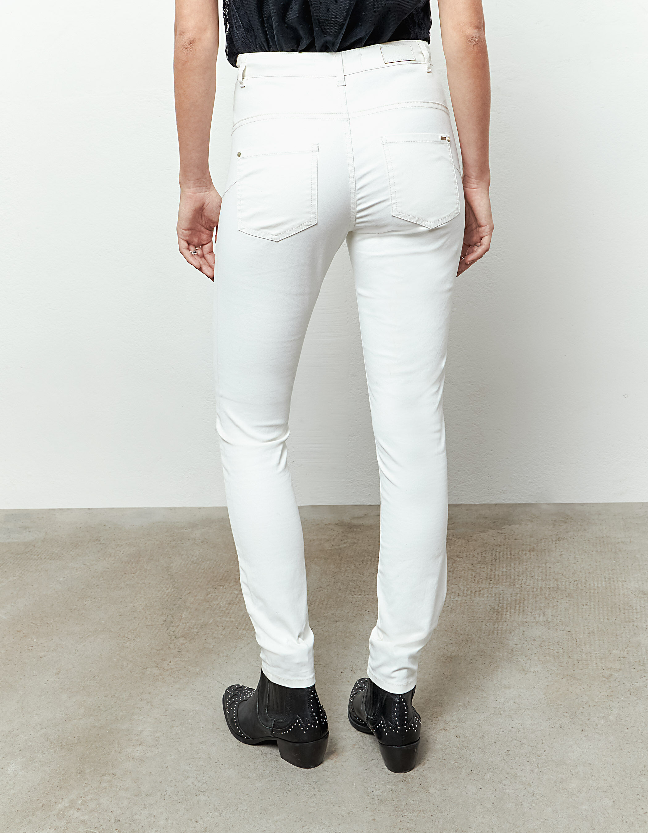Jean slim blanco encerado sculpt up mujer