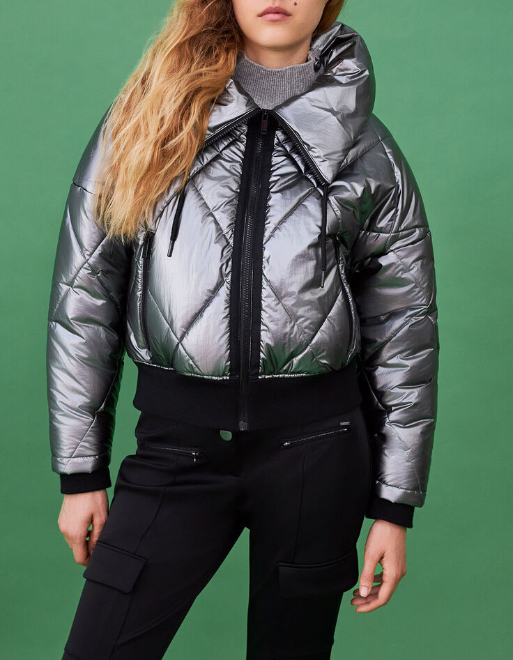 Kurze, schwarze Damensteppjacke mit verdeckter Kapuze-6