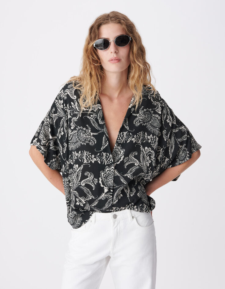 Zwart vloeiend damesshirt met barokke bloemenprint-3