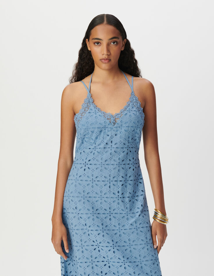 Robe longue fines bretelles bleue broderie anglaise Femme-4