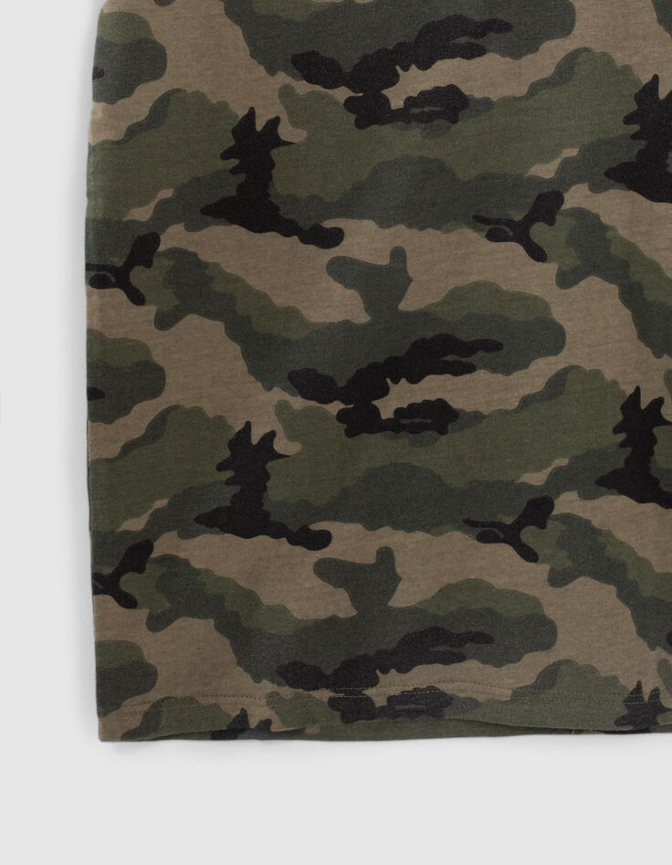 Women’s khaki camouflage T-shirt with badge-8