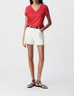 Tee-shirt rouge encolure V devant et dos-1