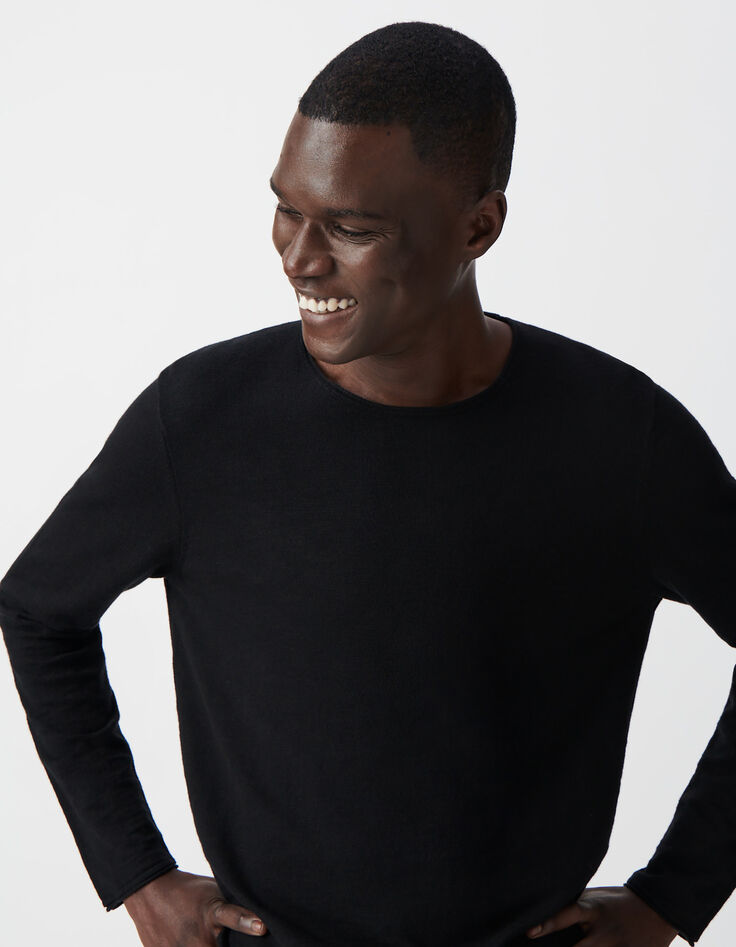 Pull noir tricot fin bords roulottés Homme-4