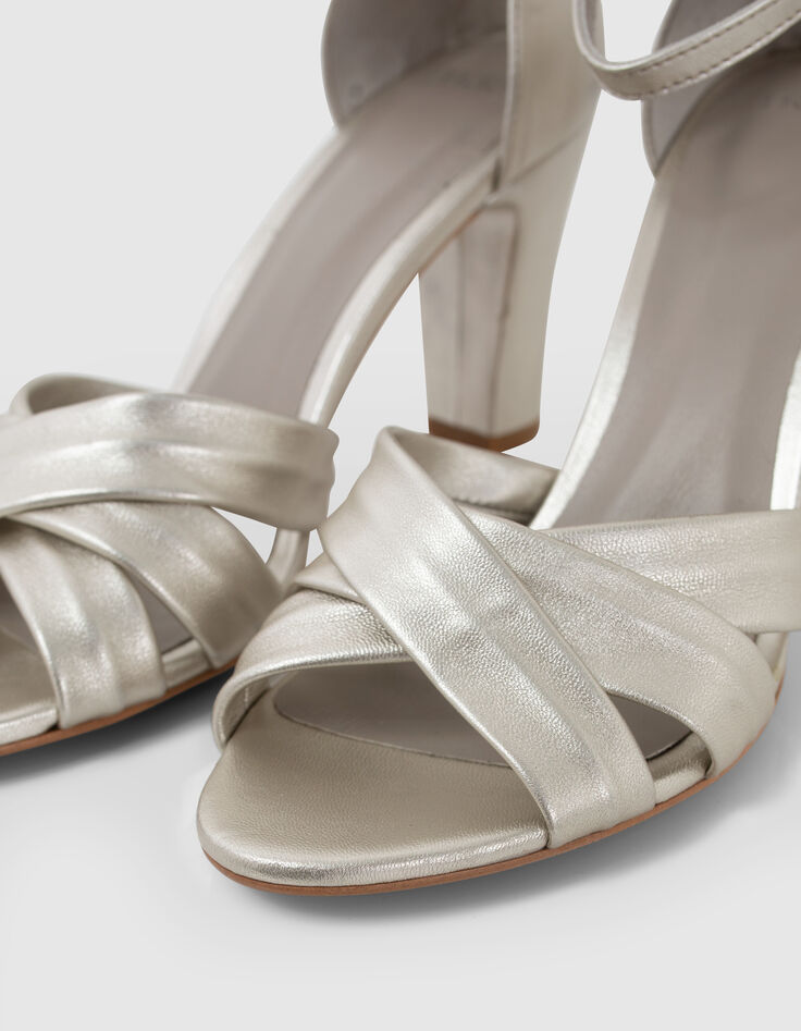 Damen-Riemchensandalen mit Absatz aus goldfarbenem Leder-5