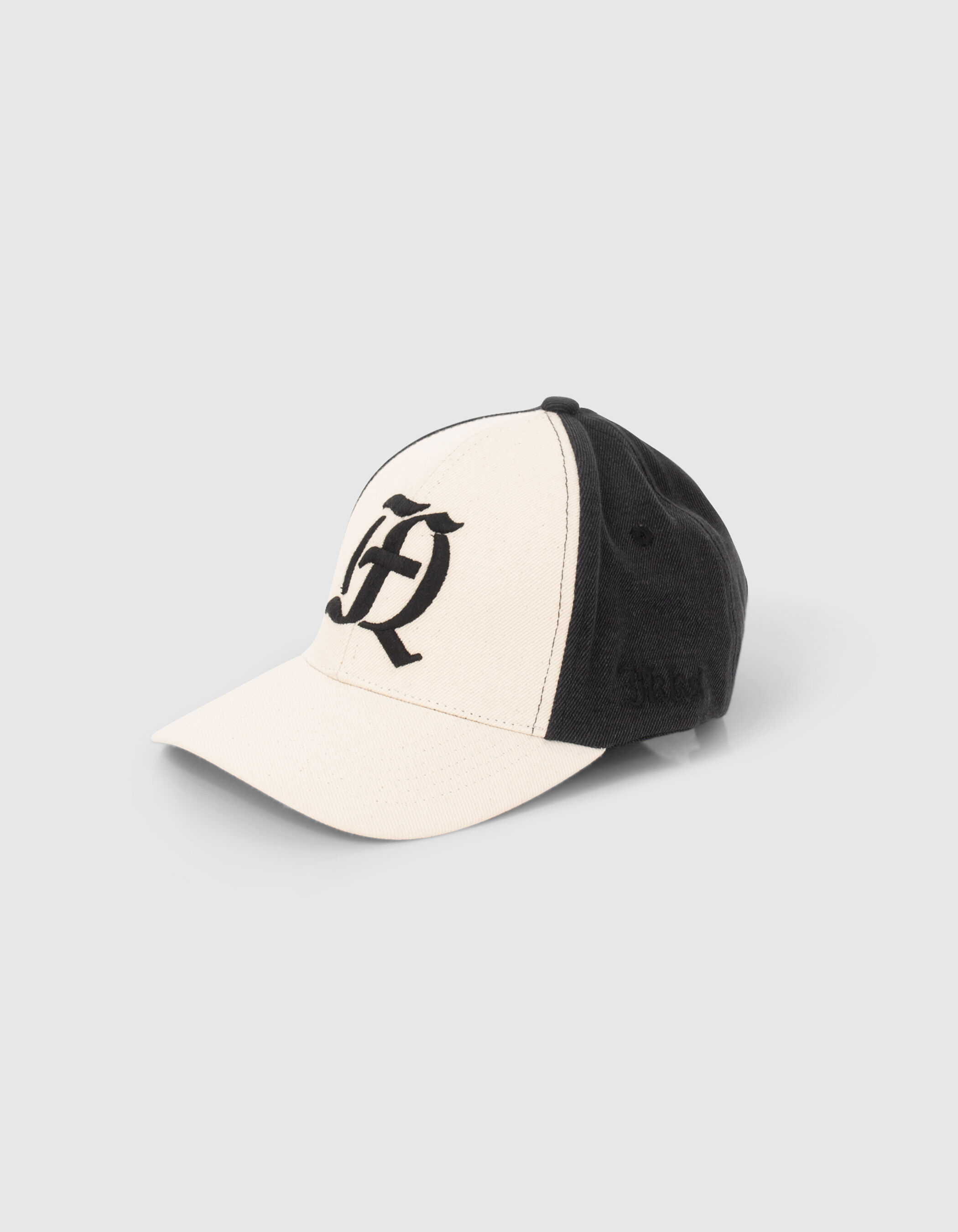 Men's ivory and black FQ-embroidered cap