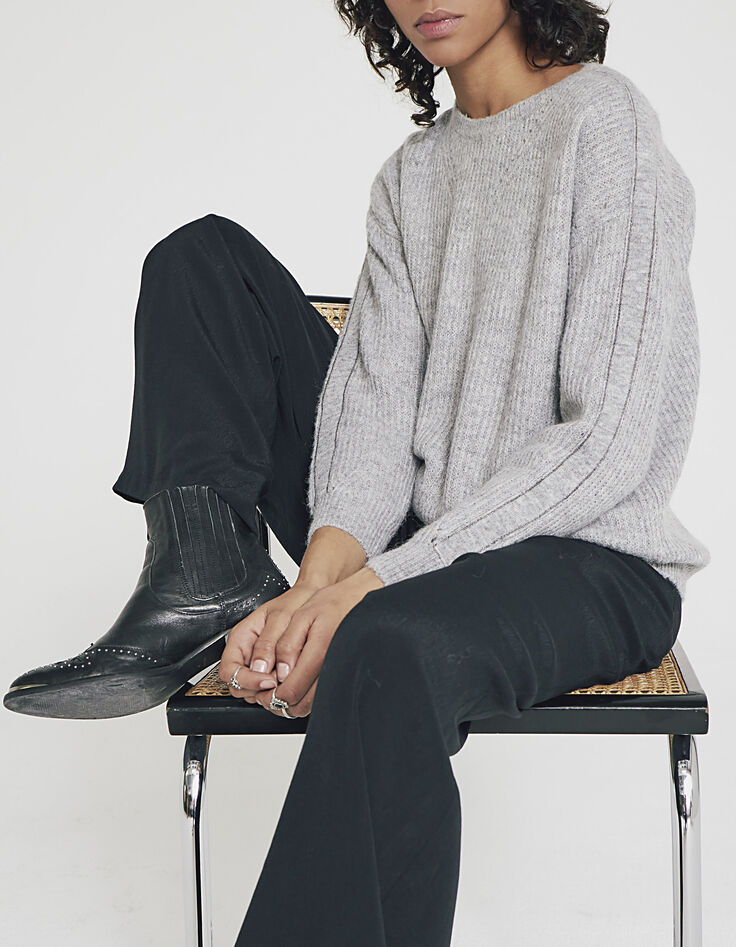 Pull gris col bateau en maille détails bijoux manches femme-1