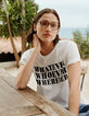 Camiseta blanca mensaje purpurina negra mujer-5
