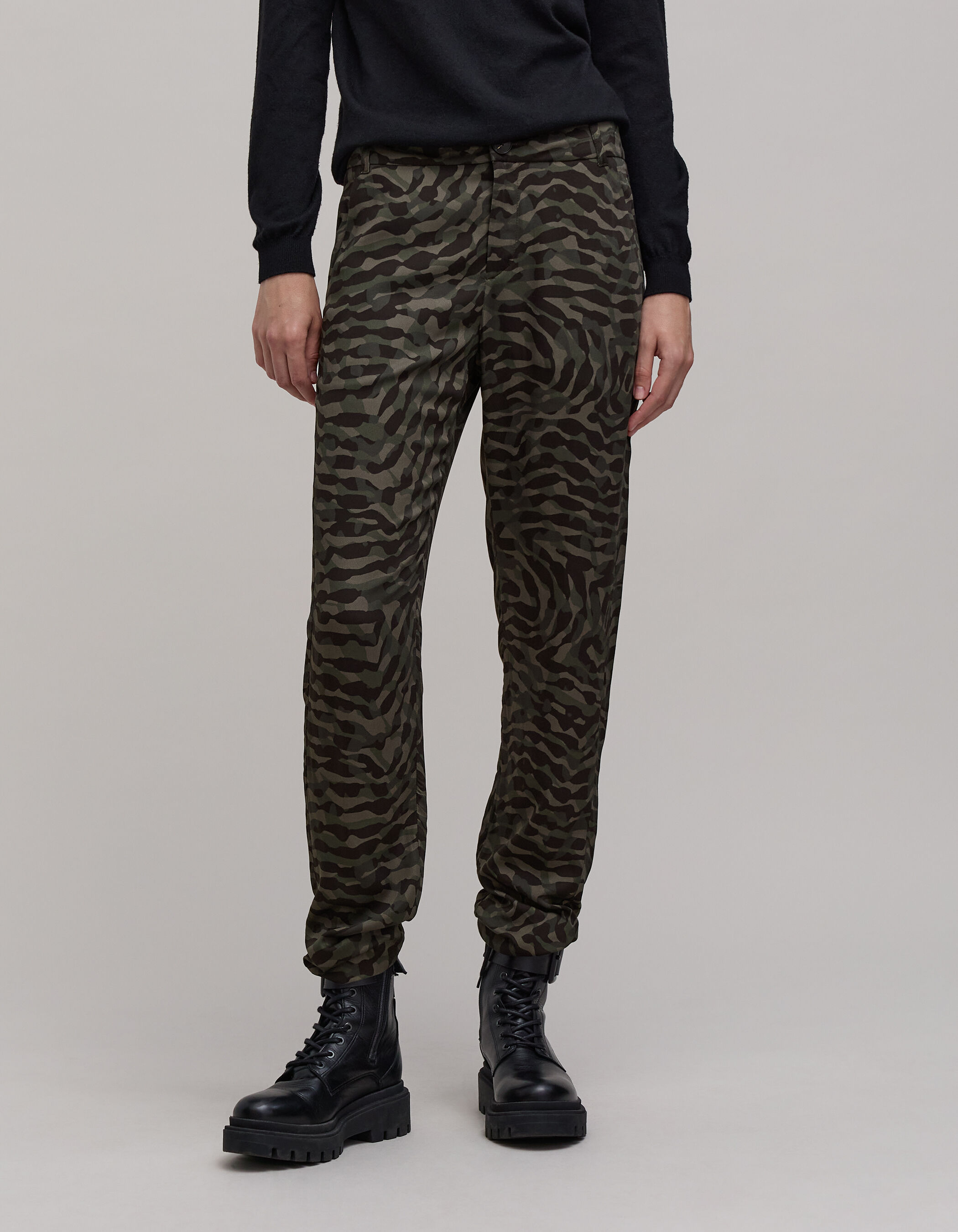 Women s flowing khaki camouflage print suit pants IKKS