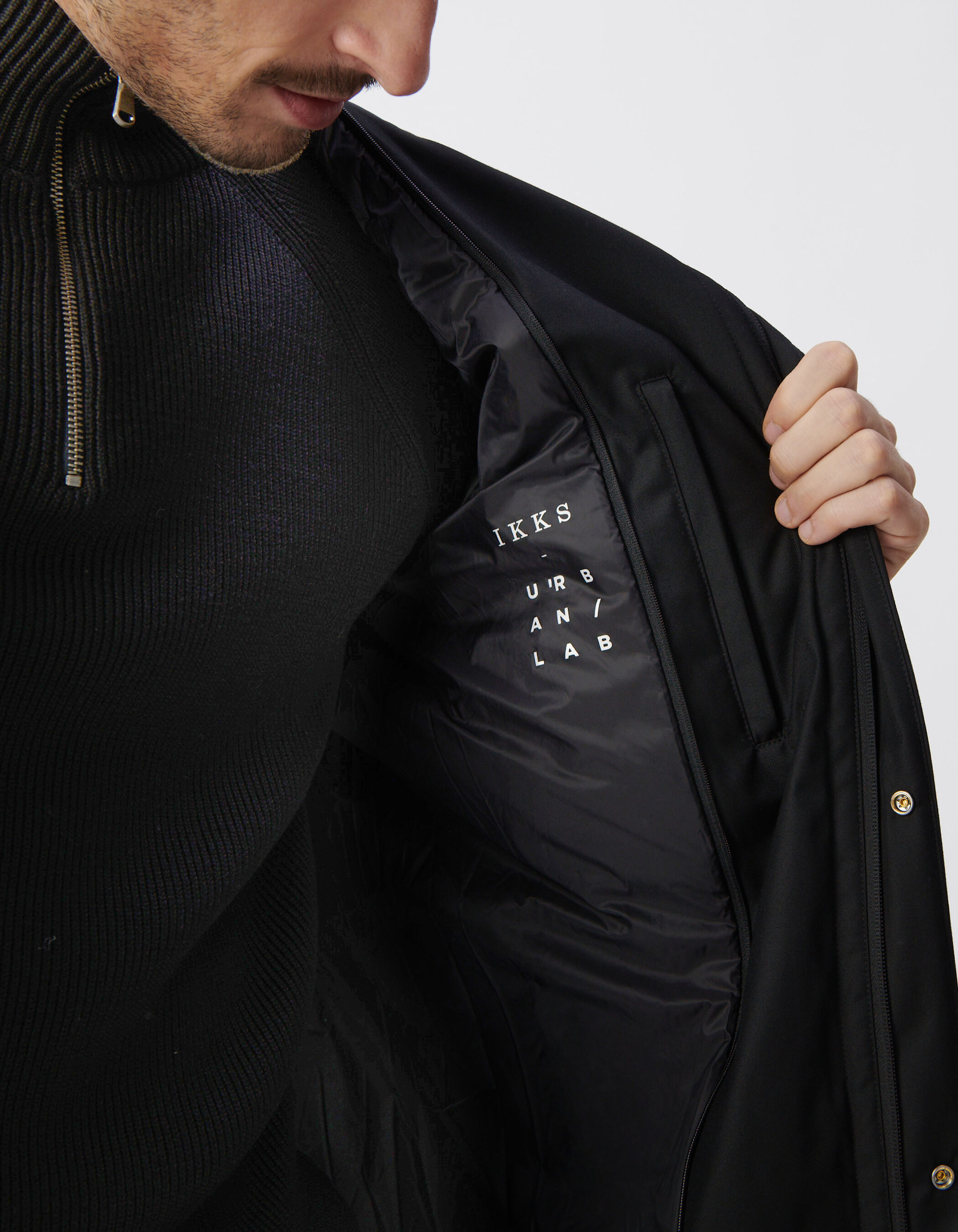 Parka negra de hombre con ribetes desmontables IKKS