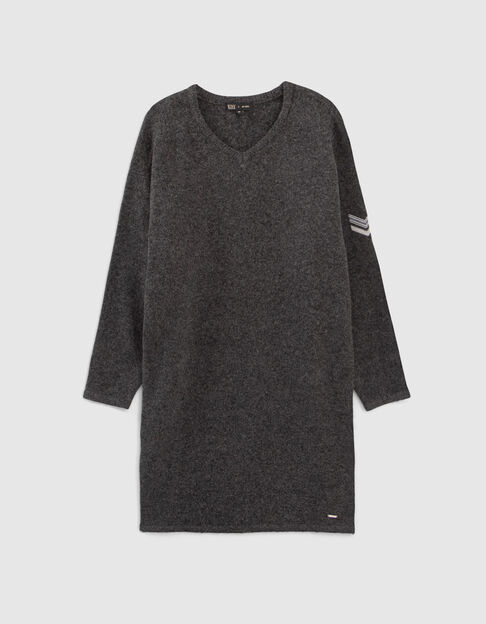 Graues Mädchenstrickkleid mit Fischgrätenstickerei