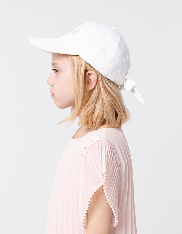 White cap with tone-on-tone embroidery for girl-3