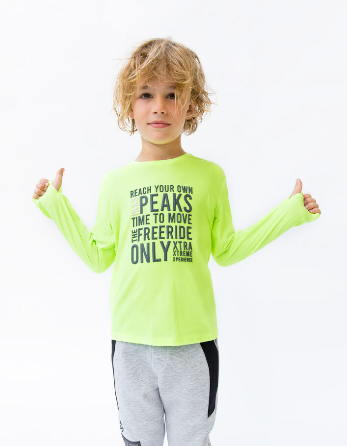 Neongrünes Jungenshirt mit gummierten Schriftzügen-1