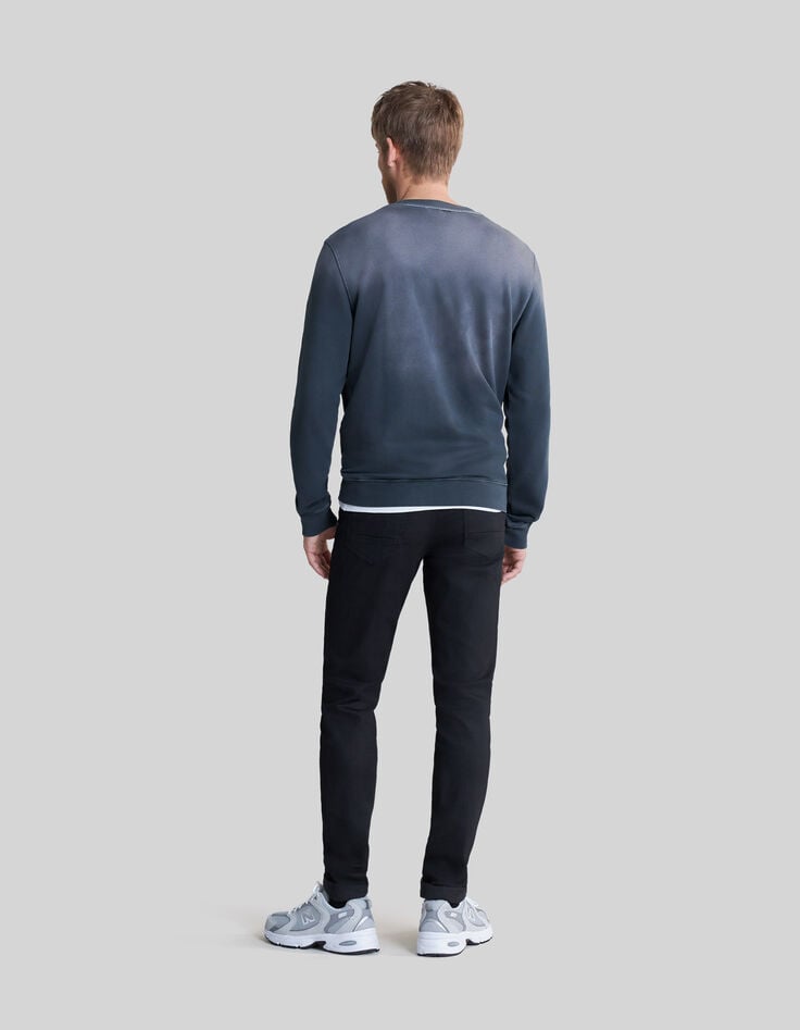 Leisteenblauwe sweater biokatoen met tekst Heren-5