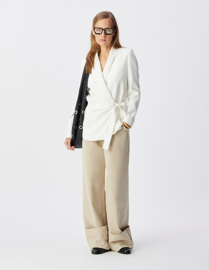 Wei&szlig;e Anzugjacke f&uuml;r Damen mit geknoteten Seiten-2