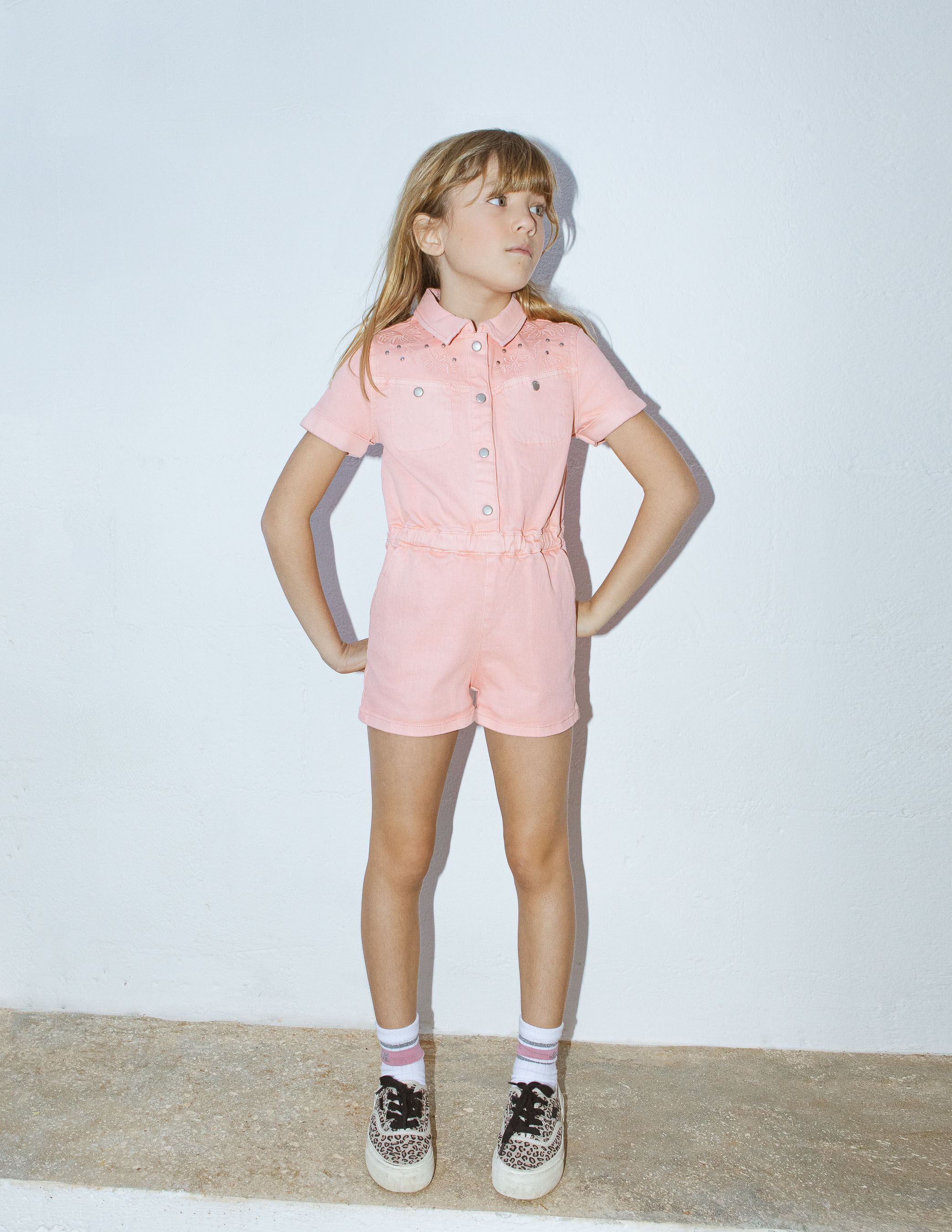 Combishort en jean peche broderies et clous fille IKKS