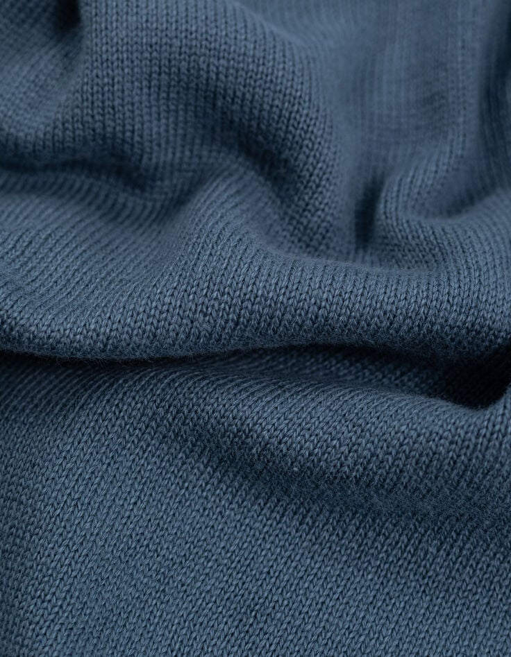 Sudadera de punto azul para niño con mensaje bordado-6