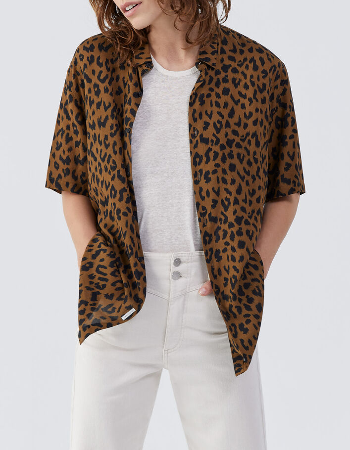 Gewürzbraunes REGULAR-Herrenhemd mit Leopardenprint - IKKS