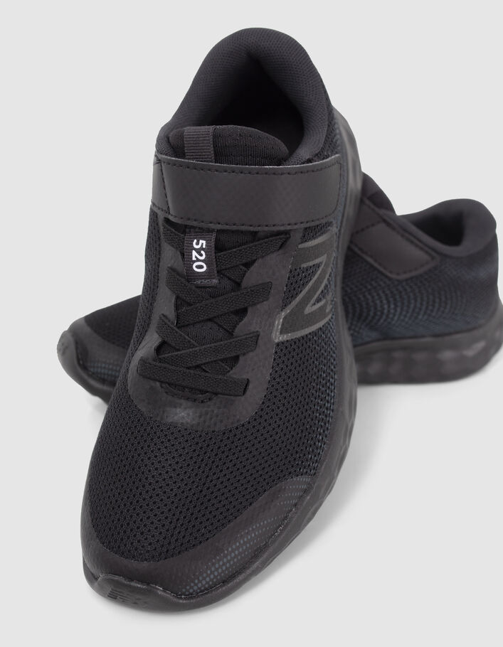 Schwarze Baskets New Balance 520-4