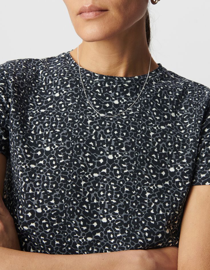 Camiseta cuello redondo gris leopardo-4