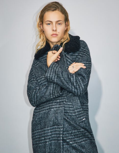 Women’s grey check coat with black faux fur collar