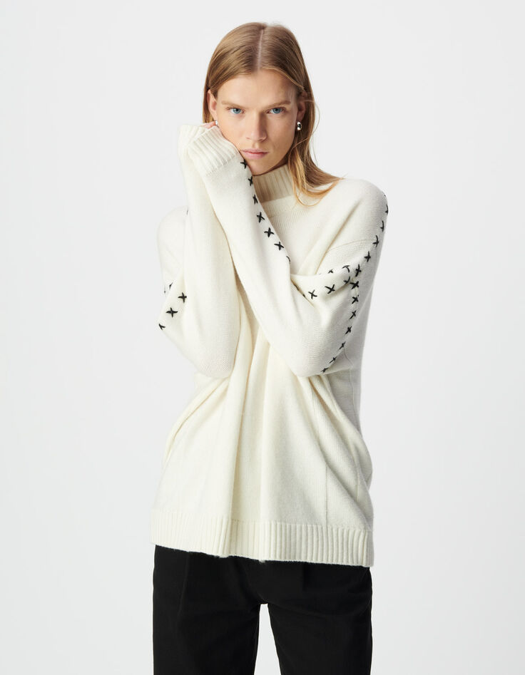 Weißer Damenstrickpulli Schnürdetails an Ärmeln-3