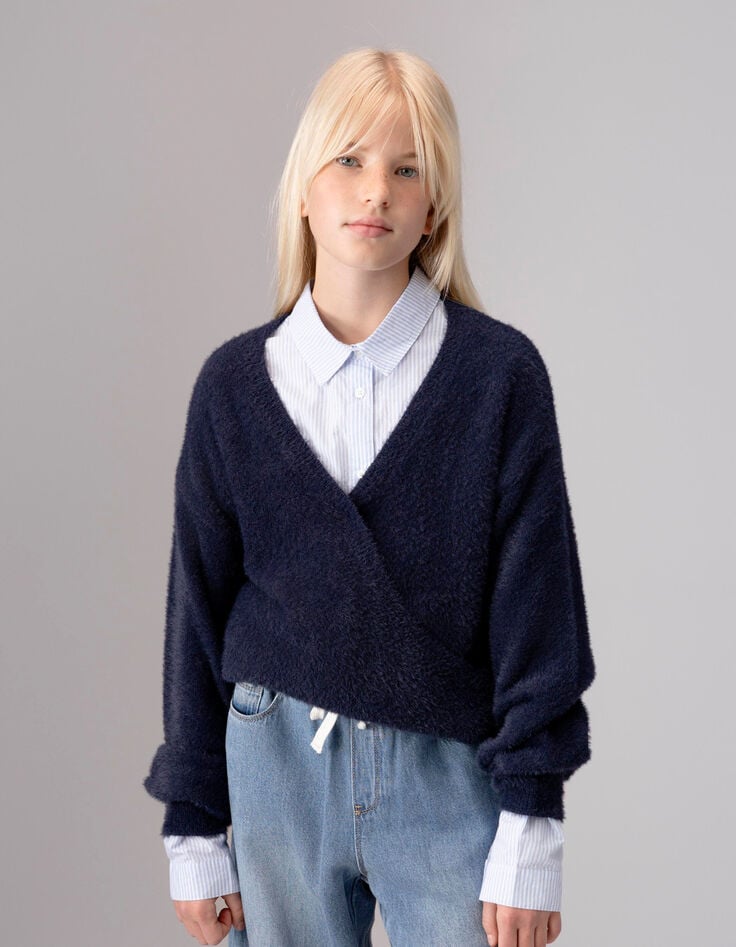 Pull marine tricot duveteux esprit cache-coeur fille-2 Pull marine tricot duveteux esprit cache-coeur fille-2