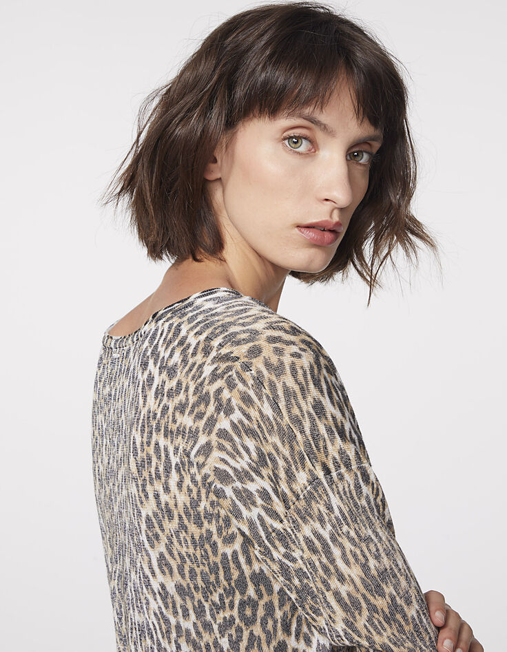 Women’s black panther print V-neck sweater-5