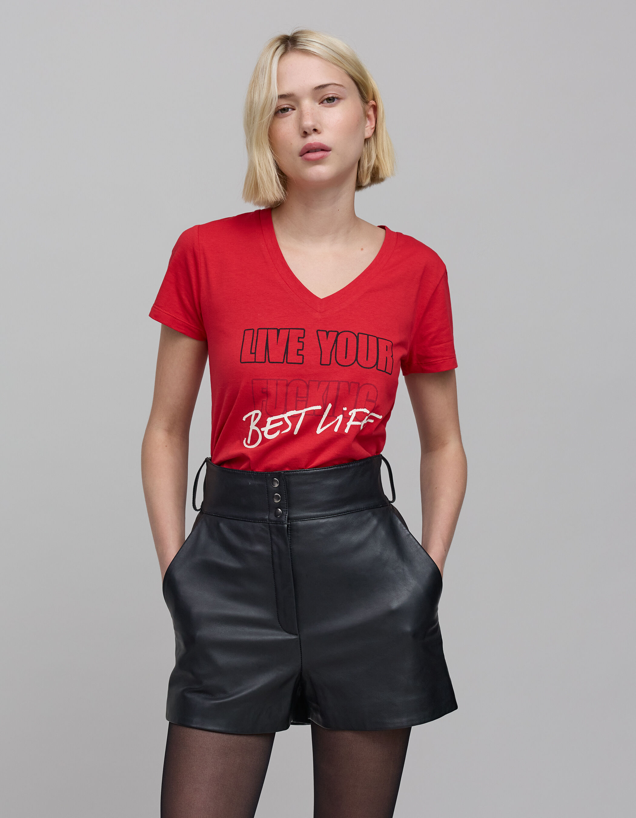 Woman's vermilion T-shirt with message Woman's vermilion T-shirt with message