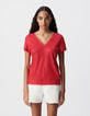 Rotes T-Shirt, V-Ausschnitt vorne/hinten-2