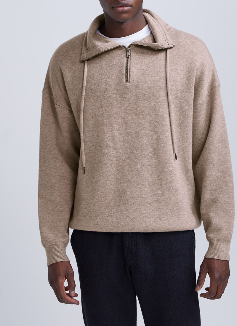 Nerzbrauner Herrenstrickpullover mit Troyerkragen