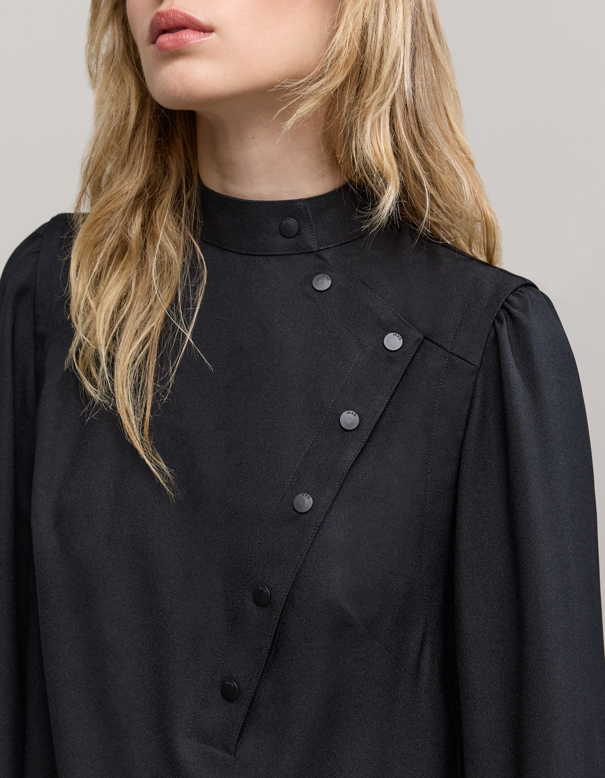 Robe noire avec fermeture asymetrique Femme IKKS