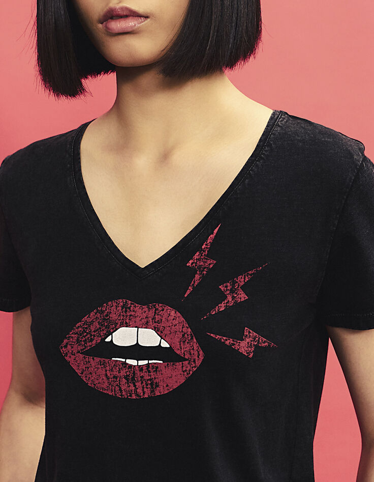 Women’s black acid wash organic cotton T-shirt with lips-6