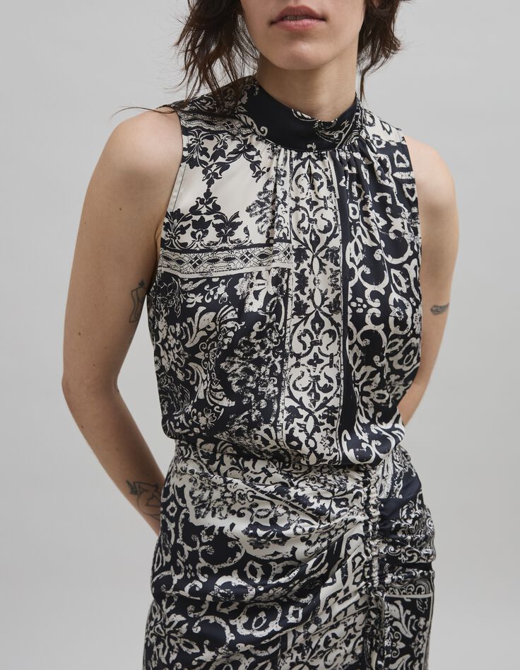 Top de cuello alto estampado patchwork negro para mujer-3