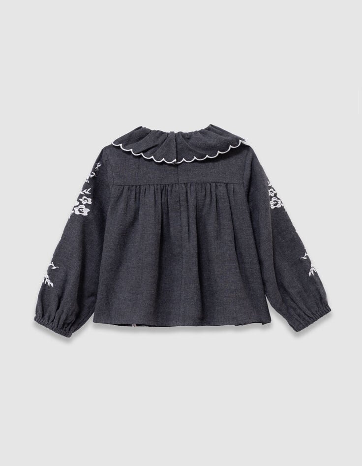Graue Mädchenbluse mit weitem Kragen Stick-3 Graue Mädchenbluse mit weitem Kragen Stick-3