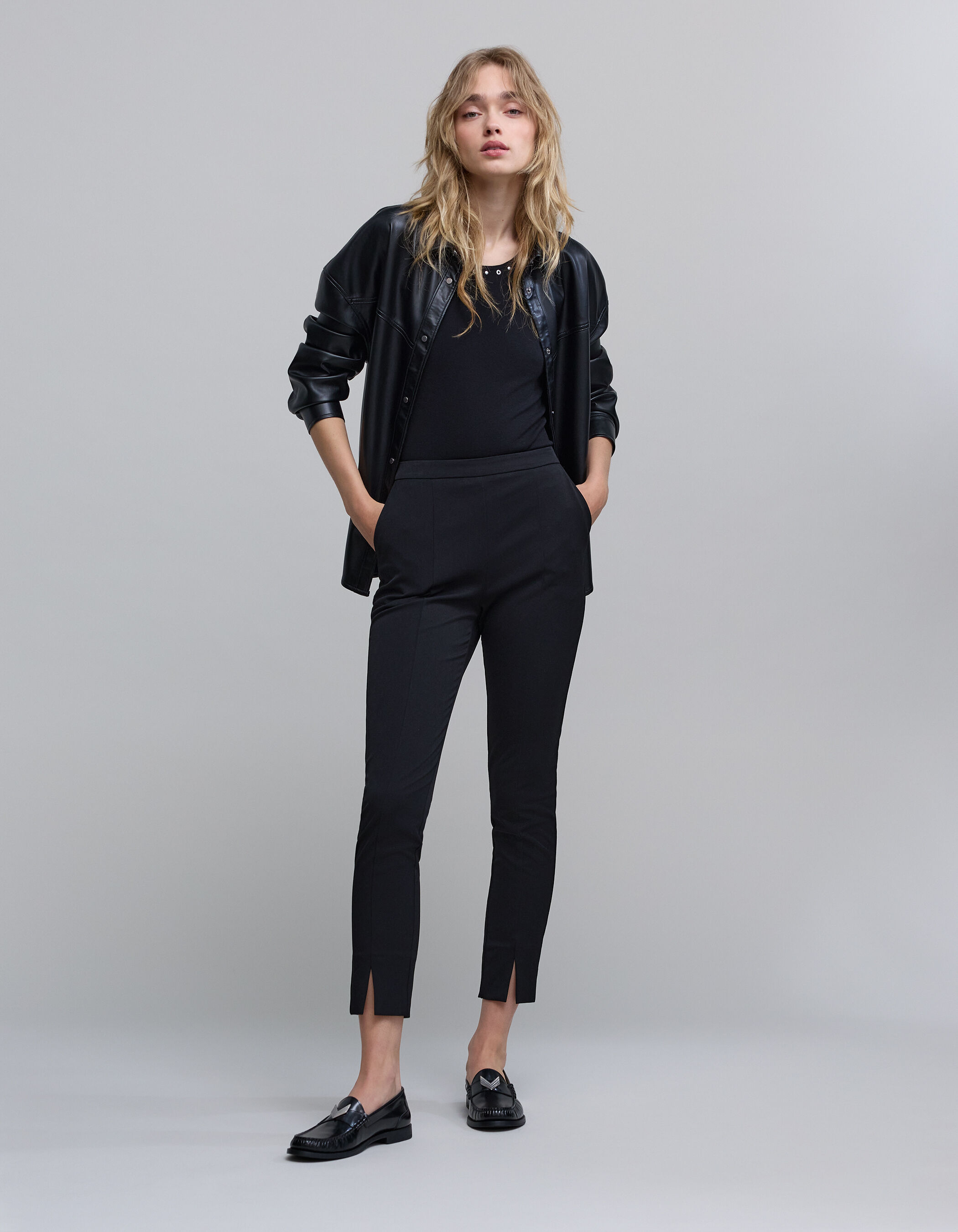Pantalon slim negro de sarga con abertura delantera mujer IKKS