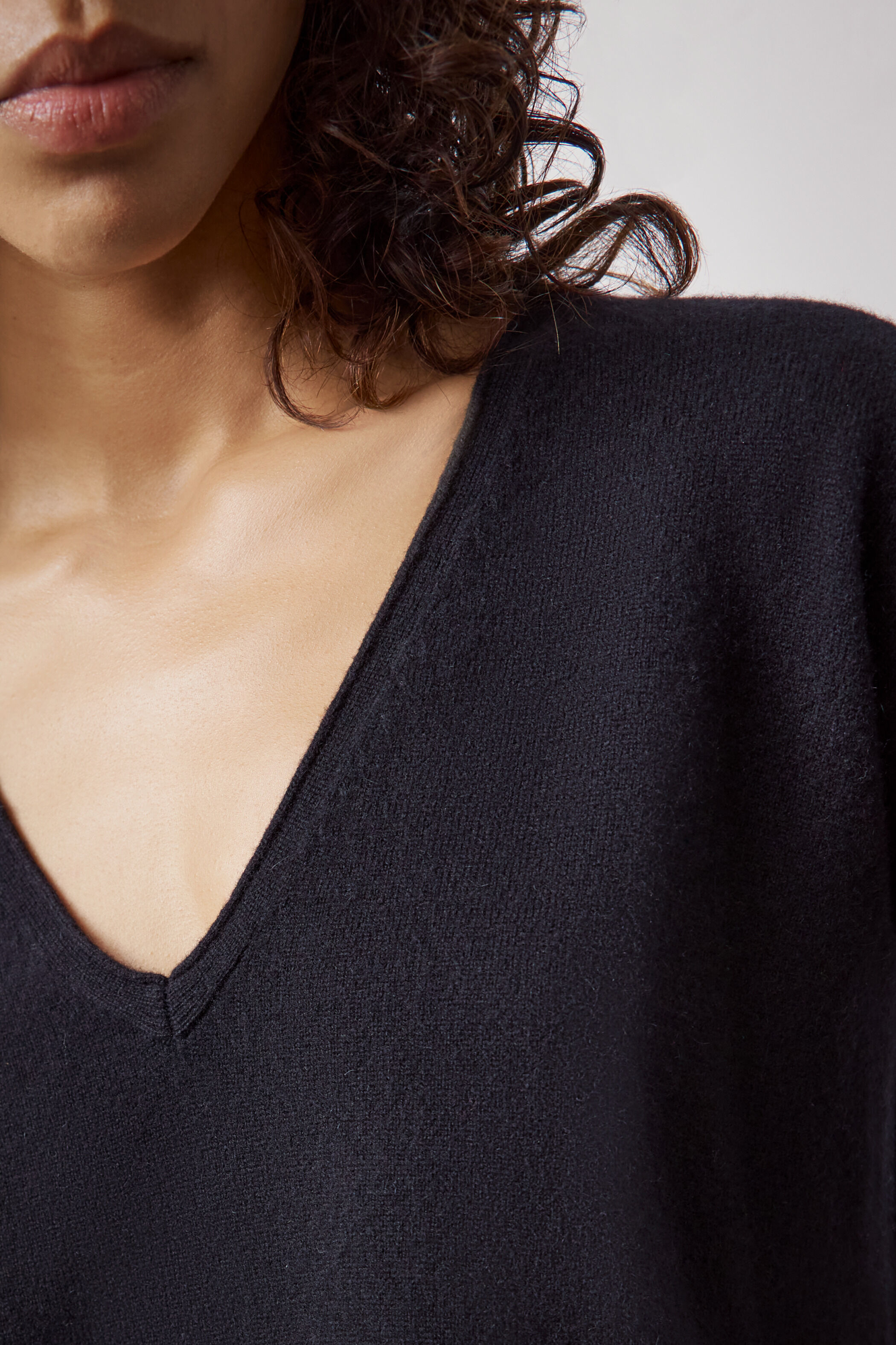 Zwarte deals cashmere trui