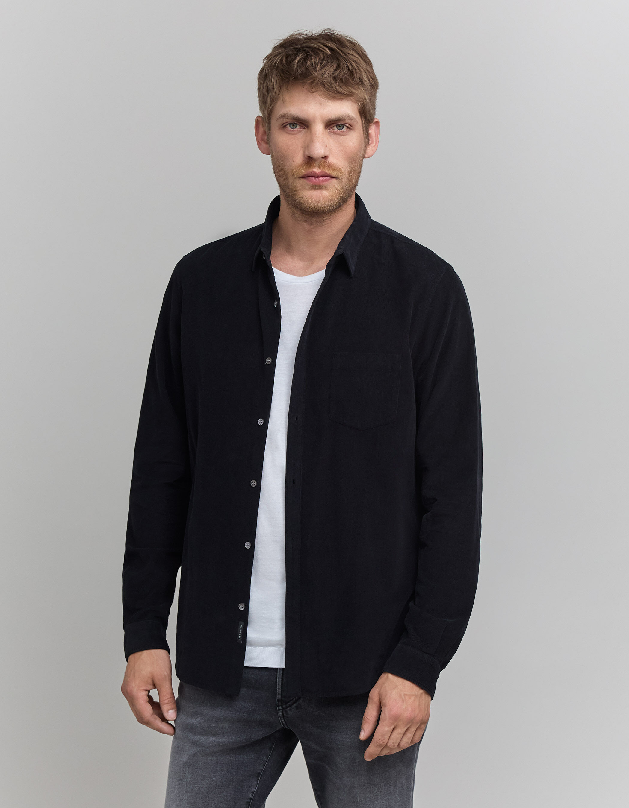 Camisa negra algodon hombre best sale
