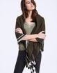 Pañuelo caqui oversize jacquard y pompones mujer-2