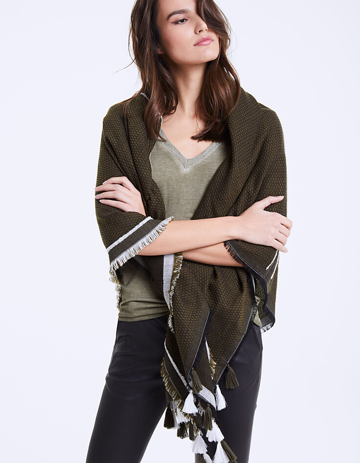 Pañuelo caqui oversize jacquard y pompones mujer-2 Pañuelo caqui oversize jacquard y pompones mujer-2