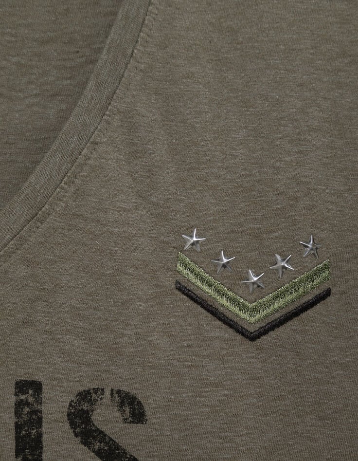 Khakifarbenes Damen-T-Shirt mit milit&auml;rischer Botschaft-7